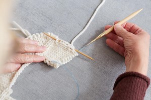 How to Knit Around Corners Using Modified Magic Loop