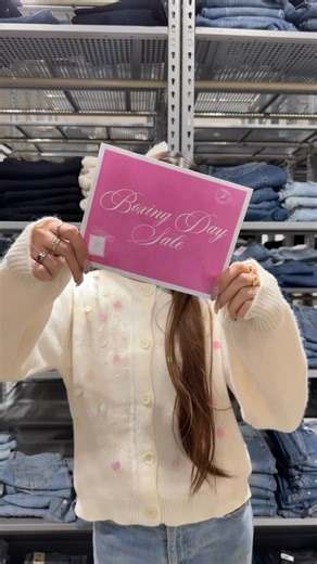 honey on Instagram: "Kevin’s not here but our Boxing Day Sale is! It starts tonight at midnight 🛍️💞 #shophoney"