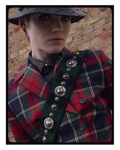 Get the British vibe with the Autumn-Winter 2019-2020 collection by Maria Grazia Chiuri, discoverable on.dior.com/aw19-20. House icons like the '30 Montaigne' box bag as well as spins on the bob hat and a range of other accessories have been revisited for the new season, borrowing from the rebellious spirit of the Teddy Girls. | Dior