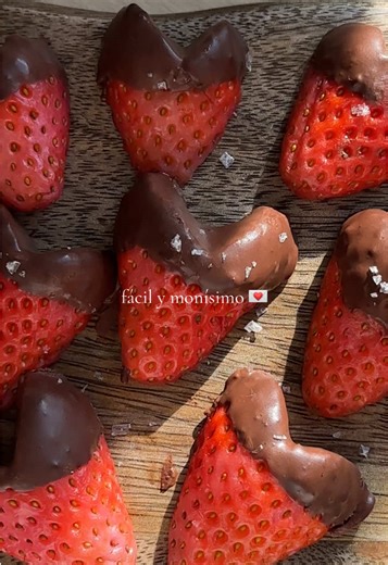 15 minutos, 2 ingredientes y este mini capricho 🍓♥️ #recetafácil #postrescaseros #ideasbonitas #antojos #aestheticfood