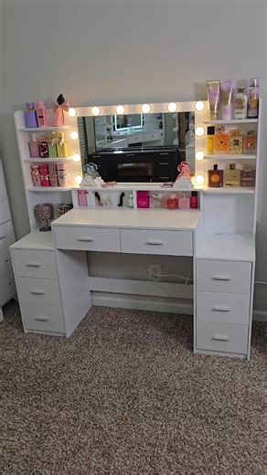 Stylish Makeup Vanity Ideas for Your Home