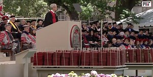 Apple CEO Tim Cook Pokes Fun at Windows PCs in Commencement Address at MIT
