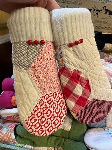 Red and White Hex Quilt Mittens