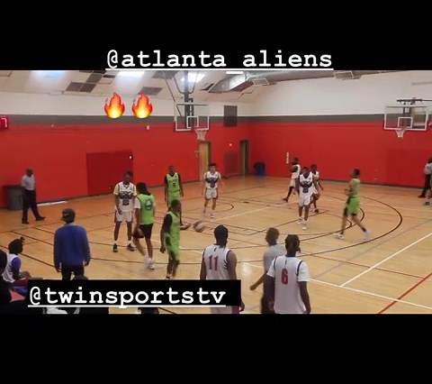 Exciting ABA basketball with 2 dunks in less than .15 seconds….. wait for the backwards dunk from #8 of the Aliens at the ABA Playoff Game with the Atlanta Aliens vs South Atlanta Crows Game!!! We was LIVE in the building! #GetYourGameUp @atlanta_aliens @southatlcrowsbasketball @americanbasketballassociation | TwinSportsTV