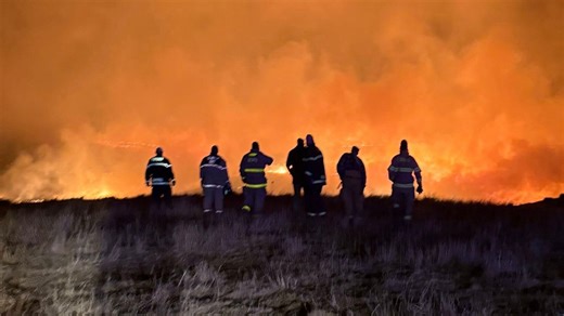 Johnson Hills fire fully contained after 1,200 acres burned in Phelps, Gosper County; investigators say blazes are suspicious