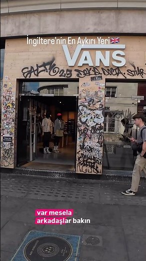 London’s wildest spot: Camden Town. 🇬🇧 #explore #travel #london #uk #camdentown