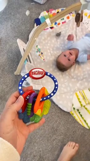Stuck for a teething hack? Did you know that our Icy Bite Key teethers can be put in the fridge to help cool those little gnashers? 🦷 | Nûby SA