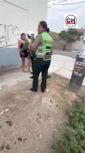 Chiclayo al Minuto on Instagram: "DETIENEN A MOTOCICLISTA CONDUCIENDO BORRACHO Y A SU NOVIA POR MALCRIADA Y ATACAR A POLICÍA EN LA VICTORIA En el distrito de La Victoria, en la intersección de las calles Coricancha y Yahuara Huaca, la Policía de Tránsito arrestó a Jefferson Sánchez Sheen (39), a bordo de la motocicleta de placa 9344-BM, sin casco de seguridad, realizando maniobras temerarias, con evidentes signos de ebriedad, siendo detenido por presunto delito contra la seguridad pública, pelig