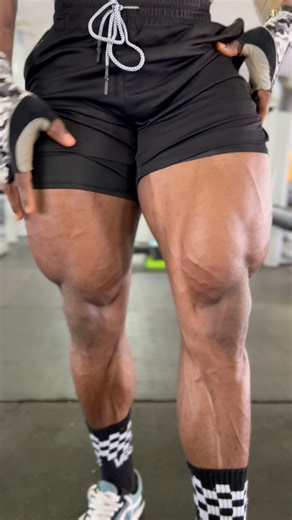 439K views · 7.6K reactions | Smith machine Sissy squat. #fitnessinfluencer #legday #workout #bodybuilding #fitnessmotivation #reelsvideoシ #viralshorts | Christopher Fitness & Bodybuilding | Facebook