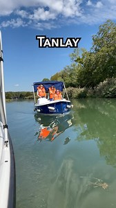 En avant toute ! Venez vous balader sur le Canal de Bourgogne, en bateau ou à vélo, avec le Domaine de l’Haliotis (Tanlay) Retrouvez toutes les activités en famille dans l’Yonne ici 👉 www.tourisme-yonne.com/en-famille/ . . . #sortie #activitéenfamille #yonnetourisme #labourgogne | Yonne Attractivité