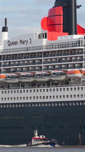 QUEEN MARY 2 – Abschied aus Hamburg