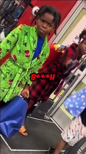 YN's try to rob a store 😂😳