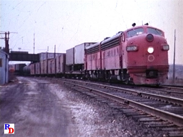 The Monon, the Belt Railway, Chicago & NorthWestern and The Chicago Great Western are all seen in this clip from the Pentrex show "Fallen Flags Combo: Classic Twin Cities Railroading & Classic Chicago Railroading" https://rfd.video/Classic2 | Railfan Depot