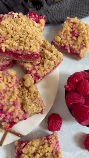 How to Make Delicious Raspberry Crumble Bars