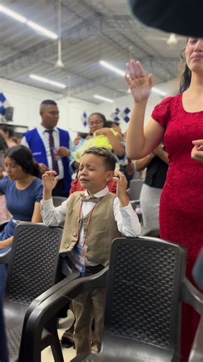Adoración Cristiana en IPUC: Música y Jóvenes