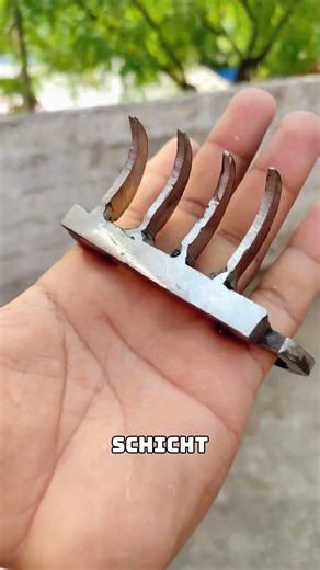 BAGH NAKH: DAS GIFT, VERBORGEN IN DER HAND!