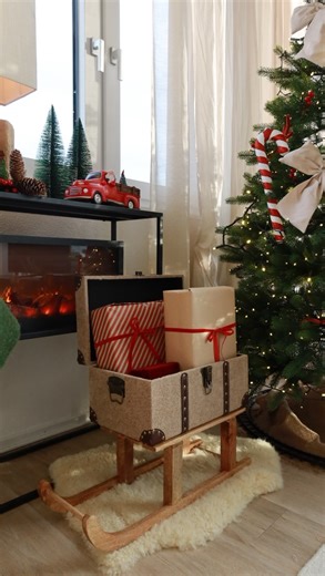 Silvia Maria 🦋 | Anzeige | @ackermannversand It’s finally Christmas decorating day 🎄✨ Dieses Jahr habe ich mein Zuhause mit den wunderschönen Produkten von... | Instagram