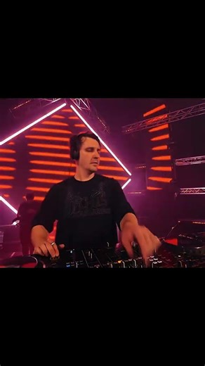 GRAFIX is blessing us with some serious heat!!! #dnb #live #dj #drumandbass #heat #drumbreaks #cook