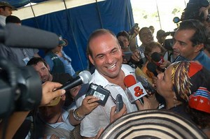 Video: la historia detrás de la desmovilización de los paramilitares hace 20 años