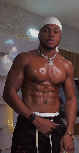 Alien Chest Workout: Ignite Your Pecs!