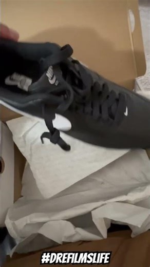Unboxing Black & White Air Force Ones from DTLR… 🤟🏽