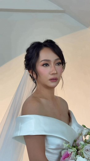 Beautiful Zamboanga-based bride Katrina 🩷 Iya Villania look-alike! 😍 flew all the way to Zamboanga for this beautiful wedding 🥰 #makeupbymirs hair | Cris Dion Garcia assist | Erik Estrada ————————————————————— Want to achieve that glow? Book now! 🤍✨ MAKE UP by MIRS is a Professional Thailand, Vietnam & Korean trained Makeup Artist. Serving high quality services with a reasonable price since 2018 🤍 For inquires, contact: FB page: MAKE UP by MIRS FB main: Mira Garcia (m i r s) IG page: @makeu