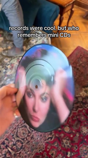 my brother used to bave so many mini discs. i thought they were so cool. this was early 2000’s. but they died out pretty wuickly