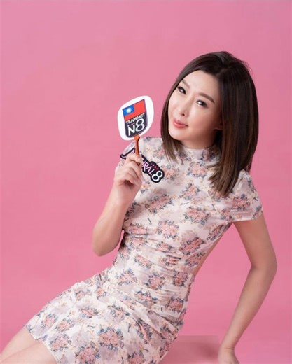 Kitty The Crusher: New Poker Mom Finds Balance On And Off The Table - Poker News
