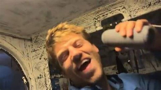 VIDÉO. Vendée Globe. Le skipper Benjamin Ferré chante son bonheur d'être en mer : contagieux !