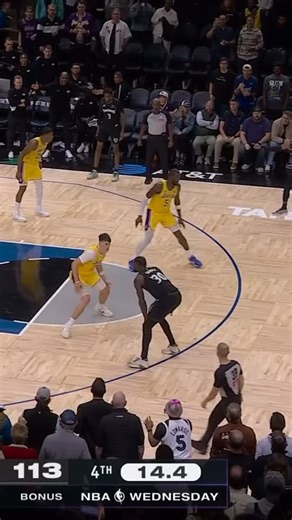 JOE ALICEA on Instagram: "¡DUELO DE ANOTADORES EN EL MSG! 🔥 Randle vs. Brunson — dos máquinas ofensivas buscando su tercera victoria al hilo 💪🏀 #NBA | #Basketball | #NBAMoments | #HoopsHighlight | #Buckets | #SportsCenterTop10 | #HouseOfHighlights | #Overtime | #SlamCam | #NBAViral | #FYP | #TrendingNow | #Shorts | #DubNation | #Handles | #IsoGod | #ClutchPlays | #NBAHighlights | #HoopersOnly | #BallIsLife | #NextGenHoops | #GameWinner"