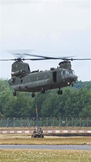 Turn ‘n’ Burn on Instagram: "It’s always good to see a Chinook demo with a USL. This was at RIAT 2025 🇬🇧🪝 #chinook #riat #ch47 #helo #bladeslap"