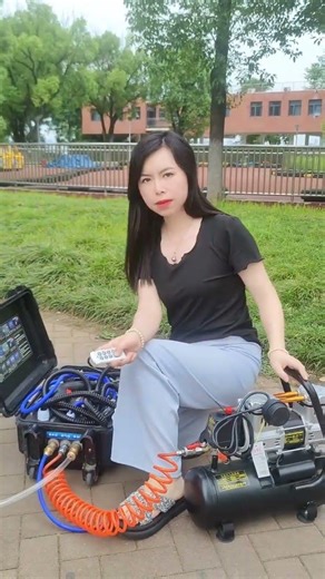 Electric machine that cleans up garbage