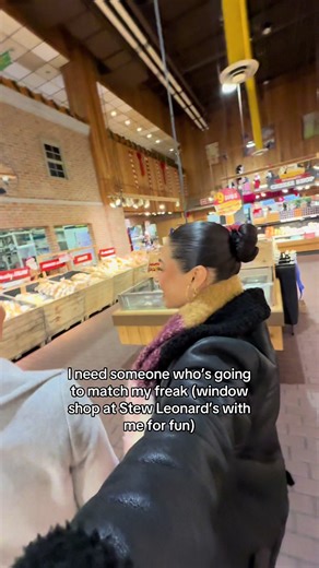 just an afternoon stroll @CaitlinMolyneux | window shopping