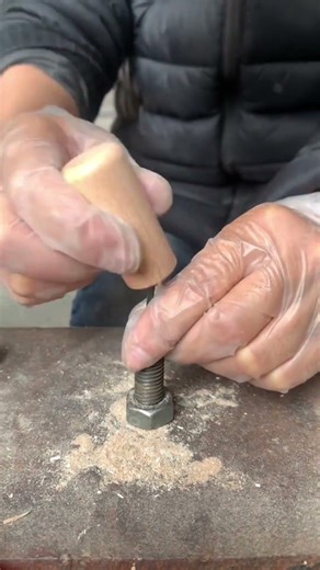 Simple Woodworking Trick – Make Perfect Wooden Dowels 🔧