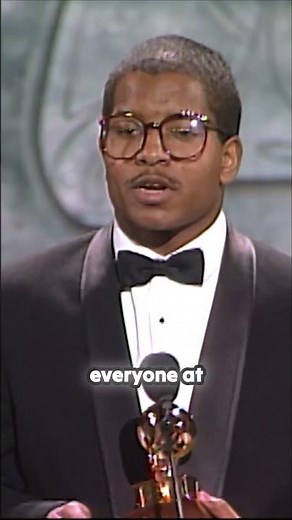 Young MC Wins Best Rap Performance at the 1990 Grammys #youngmc #bustamove #hiphophistory #grammys