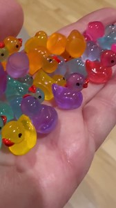 100 Pack Luminous Mini Resin Ducks, 10 Colors Tiny Ducks Glow in the Dark with Container, Bulk Small Plastic Animals Toys Miniature Figurines for Dollhouse Landscape Garden Aquarium Party Favors Gifts