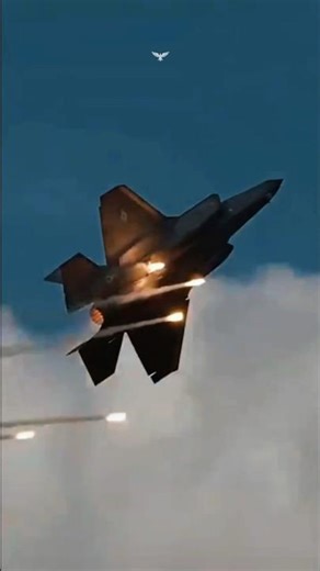 INSANE U.S Air Force Fighter Jet Maneuvers You Won't Believe! 🇺🇸 #Fighterjets #Shorts #AirForce