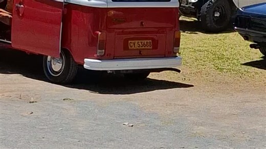 Balcony views and VW classics! 🚌💨 The 1979 Kombi making its exit after an epic Zara's Run lunch. We love seeing the diversity in our fleet—from open-top beach buggy builds to these beautiful original buses. Next Adventure: Charity Run, March 1st. RSVP: https://wildbuggers.co.za/next-event/ | Beach Buggy Club