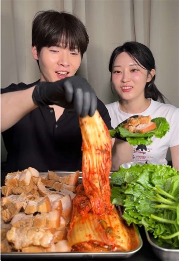 보쌈과 김치로 즐기는 먹방 퀴즈