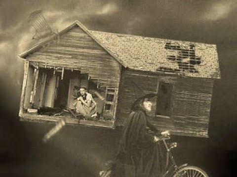 El tornado de "El mago de oz" ("The Wizard of Oz" twister)