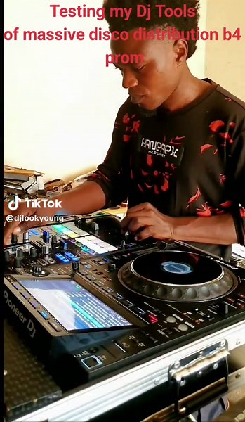 Dj Look Young technology