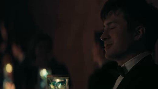la forma en la que shane no tiene que buscar a ilya con la mirada porque sabe EXACTAMENTE dónde está #noticing