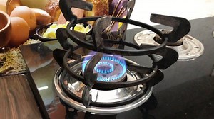 1.2M views · 1.8K shares | बहुत काम के नई किचन टिप्स Useful Kitchen Tips and Tricks in Hindi / Important Kitchen Tips / Amazing cooking tips & Useful Kitchen Hacks - Latest more tips : https://youtu.be/sG2-PwPsBCY | Delicious Food Daksh | Facebook