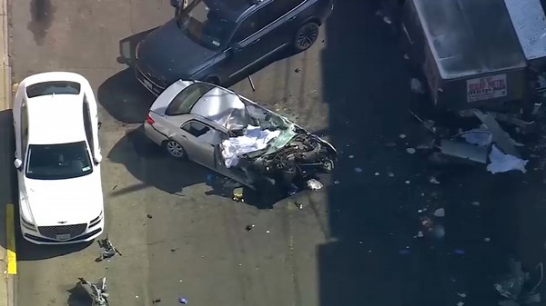 3 dead after car crashes into coffee truck, pedestrians in Astoria