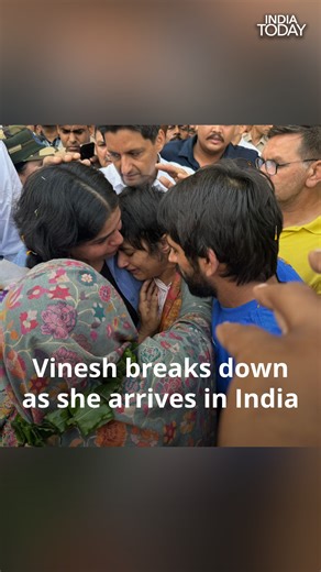 30K views · 930 reactions | Watch | Vinesh Phogat arrives in India after Paris heartbreak, breaks down in tears (Vinesh Phogat, Delhi Airport, India, Olympics, Champion) | India Today | Facebook