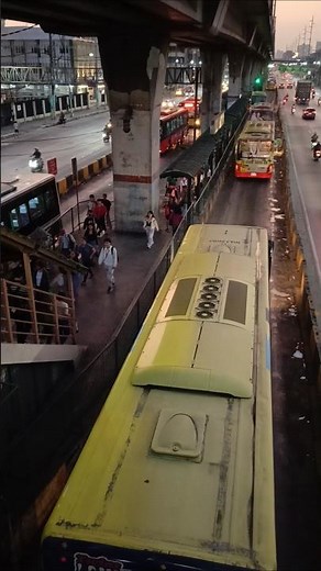edsa carousel bus Monumento station...