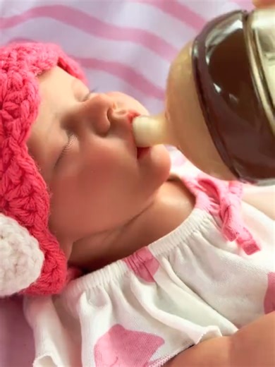 👶✨ Meet the most realistic Reborn Doll ever! Her soft skin, lifelike details, and gentle touch make her feel just like a real baby 💗 Perfect as a gift, for photography, or simply to fill your space with warmth and love 🧸💞 Watch till the end — you won’t believe how real she looks! 😍 #RebornDoll #RealisticBabyDoll #BabyDollLove #CuteBabyVibes #DollCollection
