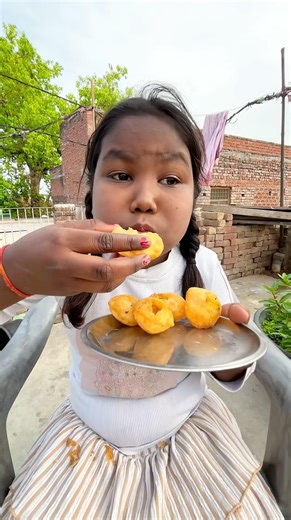 🤪 1 minute me pani puri gayab”😛|| #sister #panipuri #sister #trending #brother #familycomedy