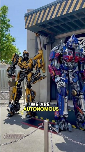 Autobots, roll out! Met Optimus & Bumblebee IRL at Universal Orlando