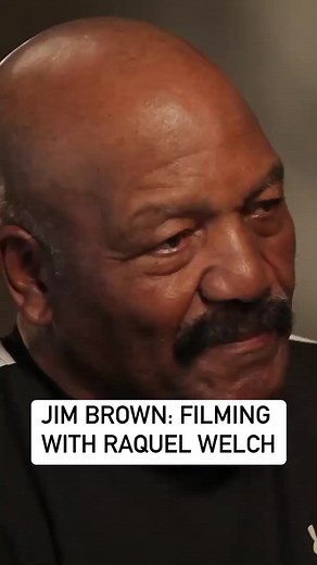 Jim Brown remembers filming “difficult” love scene with Raquel Welch - “She didn’t have to take that part … but she did her job.” | Graham Bensinger